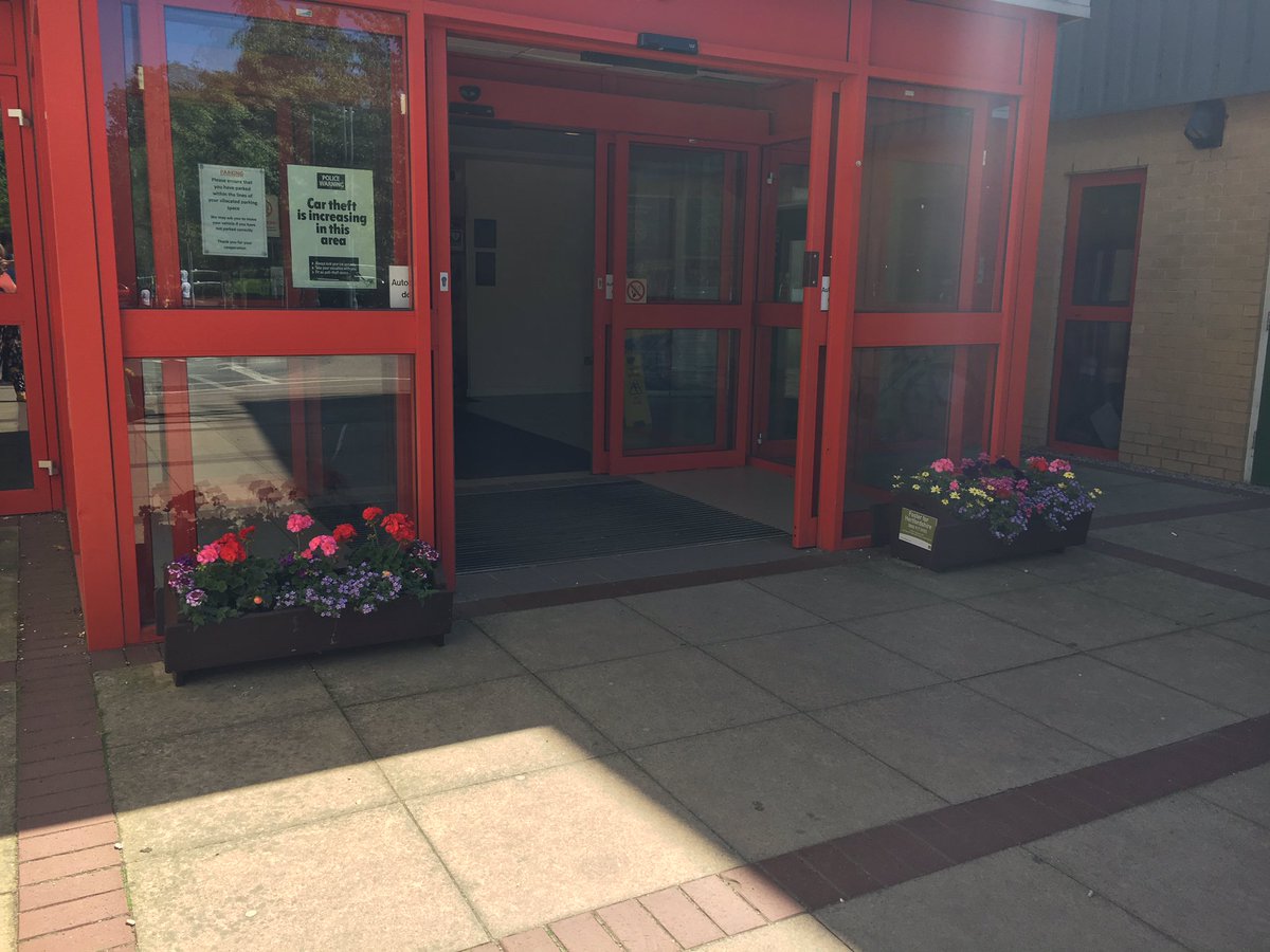 janwingware's tweet photo. More #flowers from #wareinbloom around town #waretowncouncil #cvsbeh #waretourism #wareonline https://t.co/SbgffA0sAB