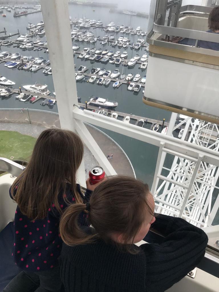 JoanneHigham's tweet photo. 1/2 Holiday fun! #bigwheel #crabbing #bigsislilsis #wetbum https://t.co/cCA56GBSou