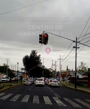 OVIALCDMX's tweet photo. Equipo técnico de #TránsitoCDMX habilitó semáforos en #Av510 y Av. Canal. @axterix1366 https://t.co/LSiI4fGvx5