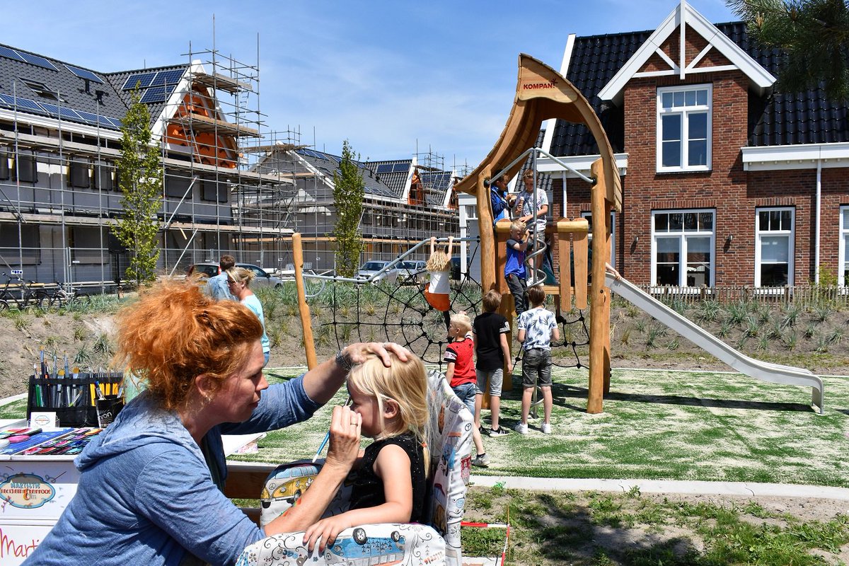 wilma_broch's tweet photo. Feestelijke opening speeltuin #Duingeest #Monster @BramAWMeijer @ONWbv @bpd_nl_zw https://t.co/McDLY4raEn