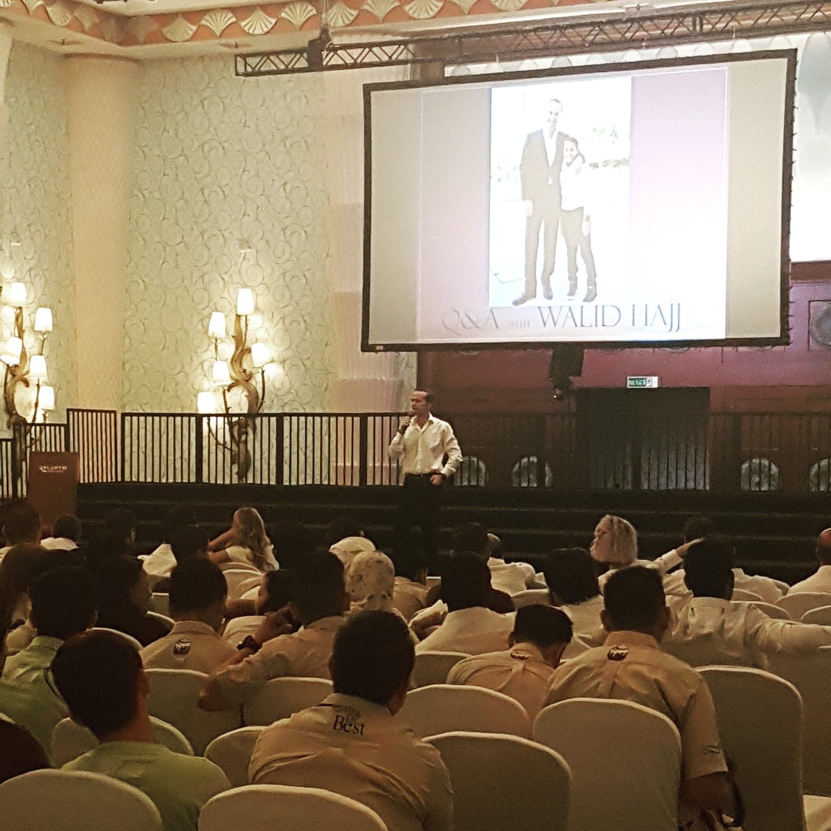 CraviaInc's tweet photo. Cravia's Founder and Executive Chairman, Walid Hajj's Q&amp;A session with the public.
#CraviaFoundersAwards17 #FoundersAwards17 https://t.co/P5rQgYCVXI