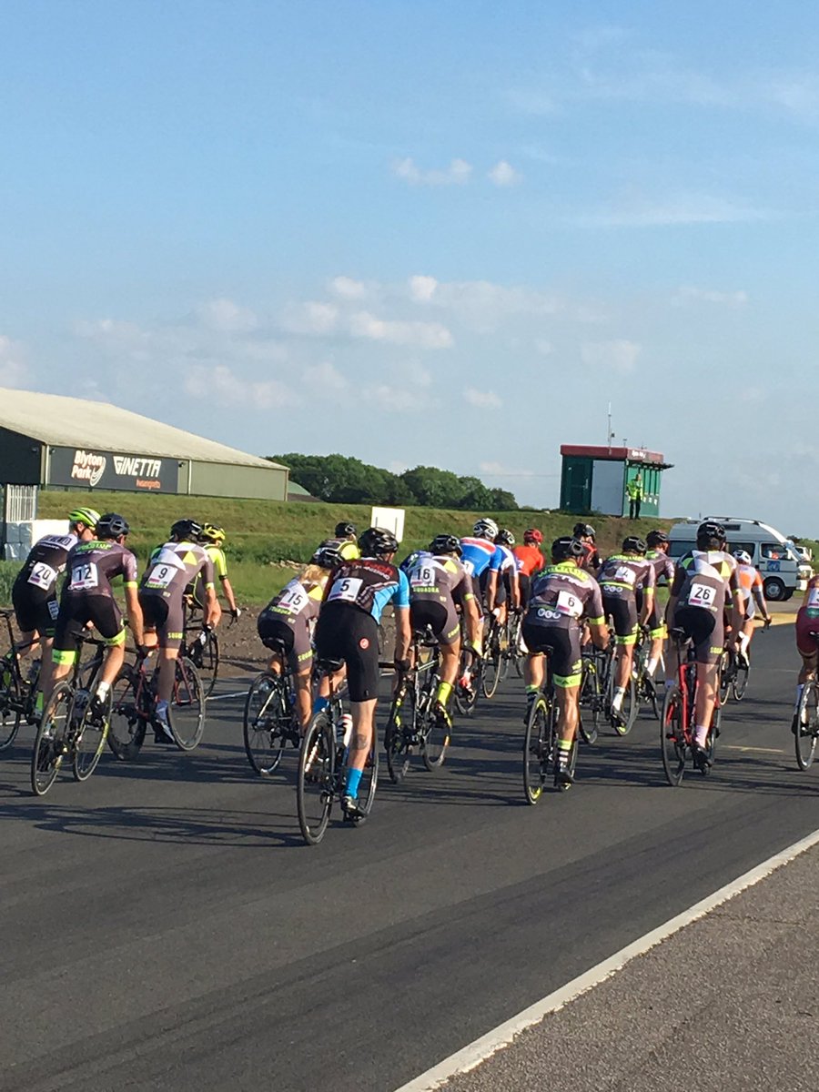 E 1/2/3 away @BlytonParkDC ! #britishcycling