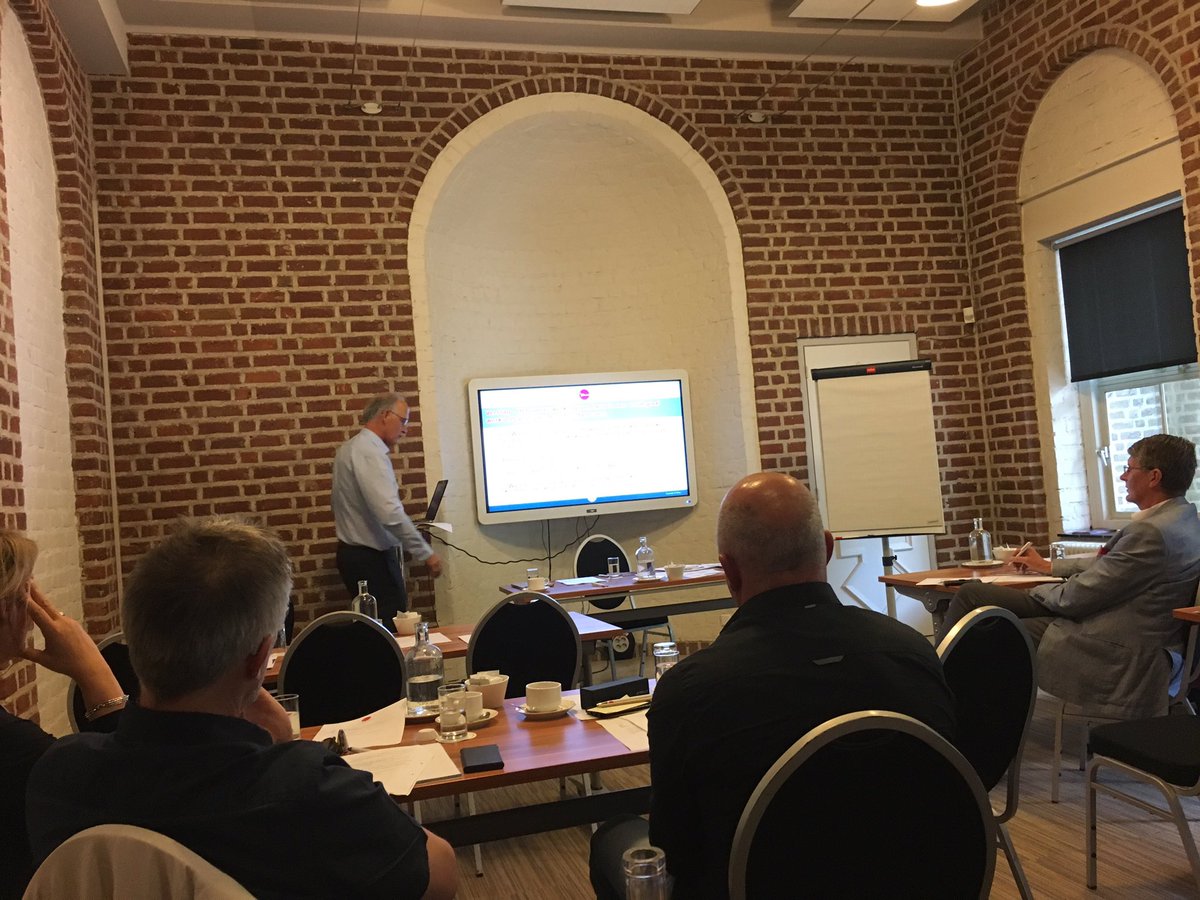 ericriet's tweet photo. Expertgroep passend onderwijs @VerusNL @dickdenbakker #leerhotel #amesfoort over inzet van middelen voor alle leerlingen. https://t.co/slmGxpU9Jo