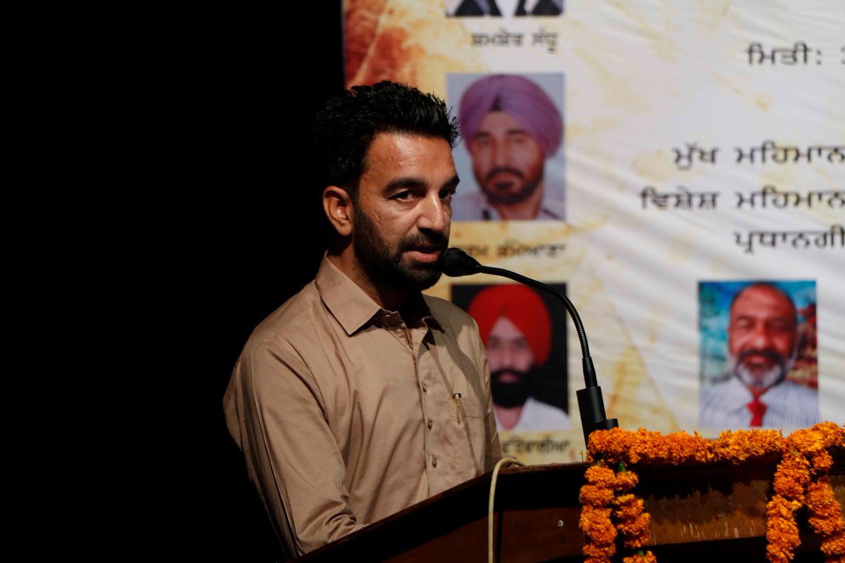 PbArtsCouncil's tweet photo. #PSA ਵੱਲੋਂ #Bandanwar ਪ੍ਰੋਗਰਾਮ  ਮਿਤੀ 31.5.2017 #PAC #Punjab
#PunjabKalaBhawan #CHD #Writers #SatinderSatti  #Writers #Audience #Songs https://t.co/kVZjFExurp