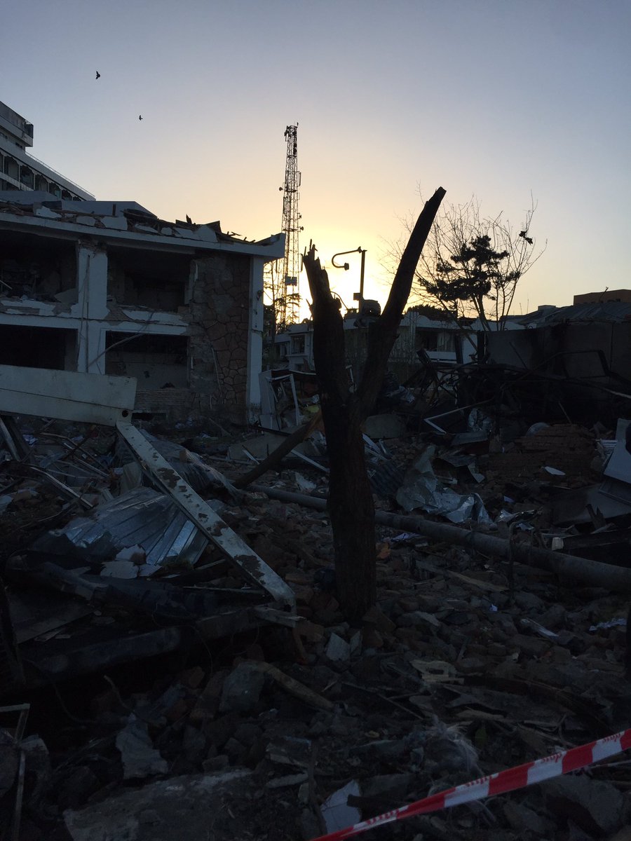 mujib mashal on twitter the kabul explosion site still smells of burning people were roasted one security officer who evacuated bodies said https t co 1ctwsvglvm