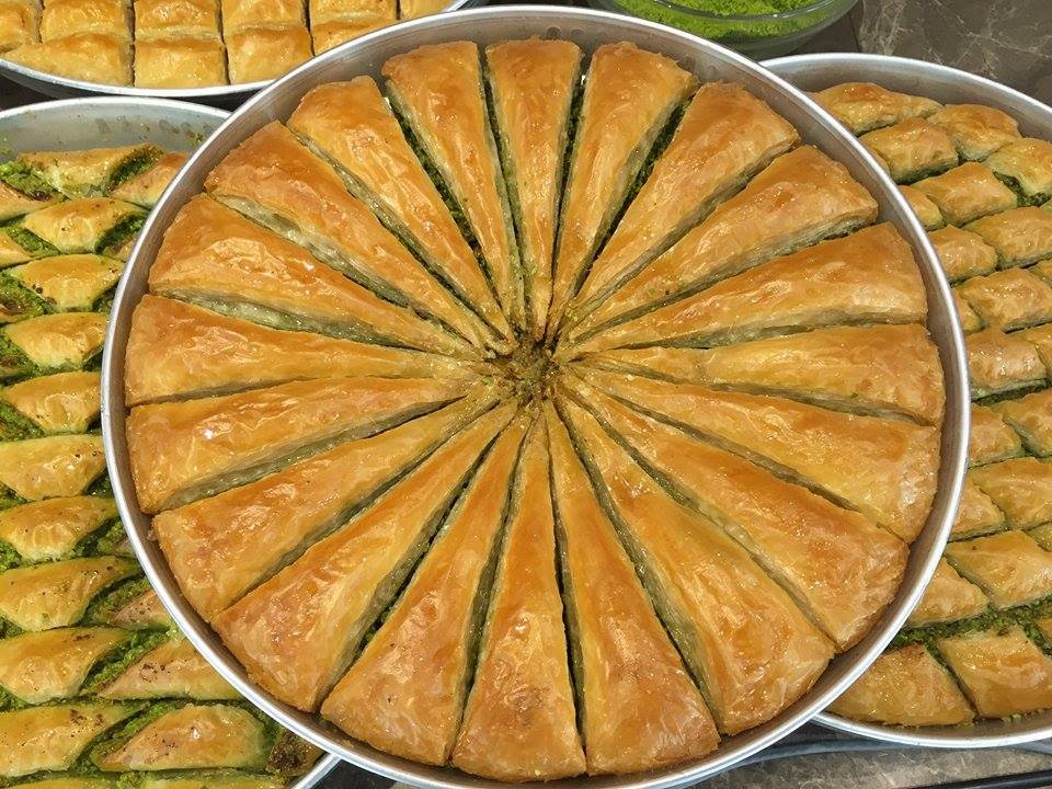 Hikmet Bey sahura kadar açık...

Bu bayram tatlınız Gaziantep'ten geliyor.

Hikmet Bey Vali Konağı Caddesinde