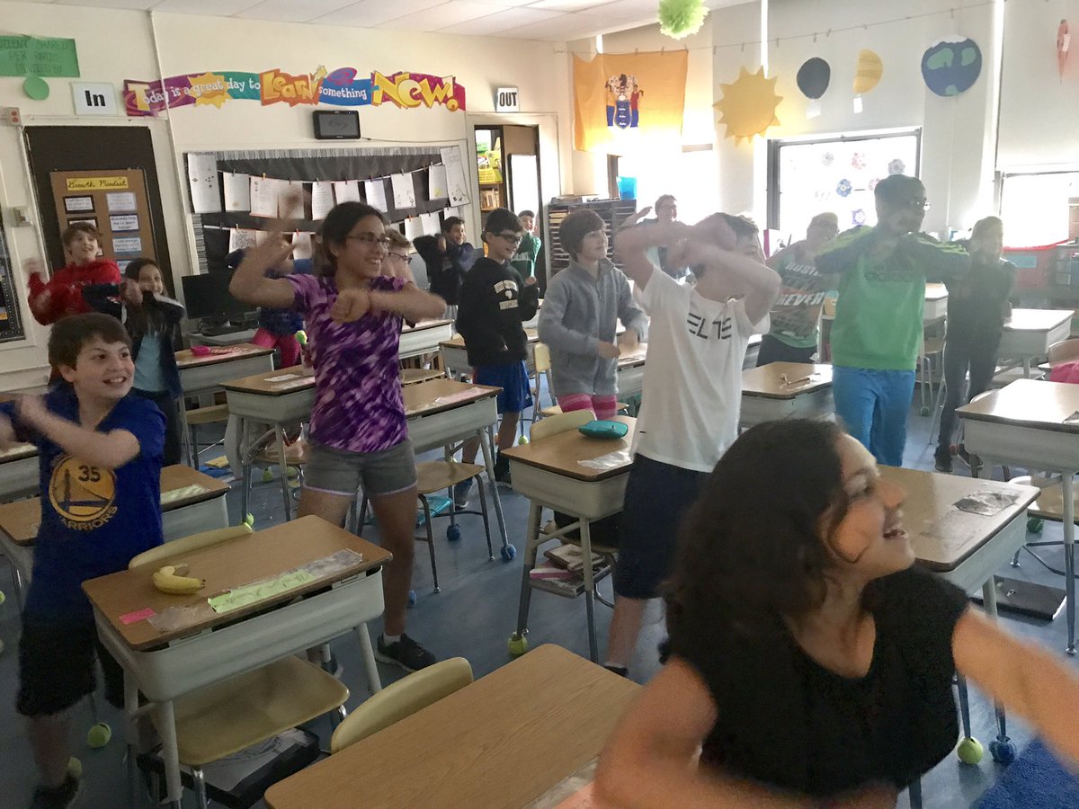 FRNElementary's tweet photo. A brain break after NJASK for 4-C! #Franklin @GoNoodle https://t.co/3W3OymEs2e