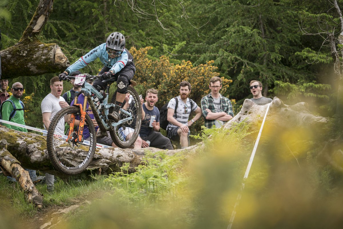 Bontrager's tweet photo. Katy Winton wheeled her way into a 2nd place finish at EWS Ireland this past weekend. Win a setup like hers here: https://t.co/Nzk9nVUf83 https://t.co/gPCwW6BPbY