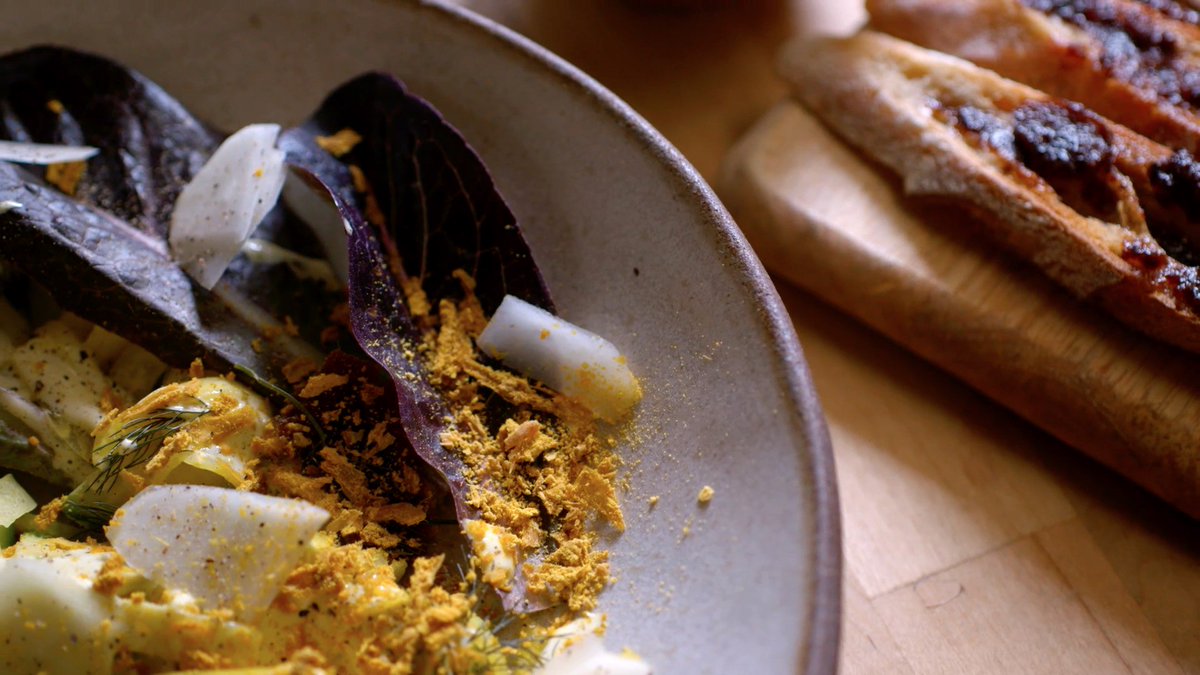 zpzfood's tweet photo. Watch @StuartBrioza and @chefedwardlee make a next-level Caesar salad in this bonus scene from #FermentedFilm https://t.co/bTcKladrTq https://t.co/NmlaP0omSH
