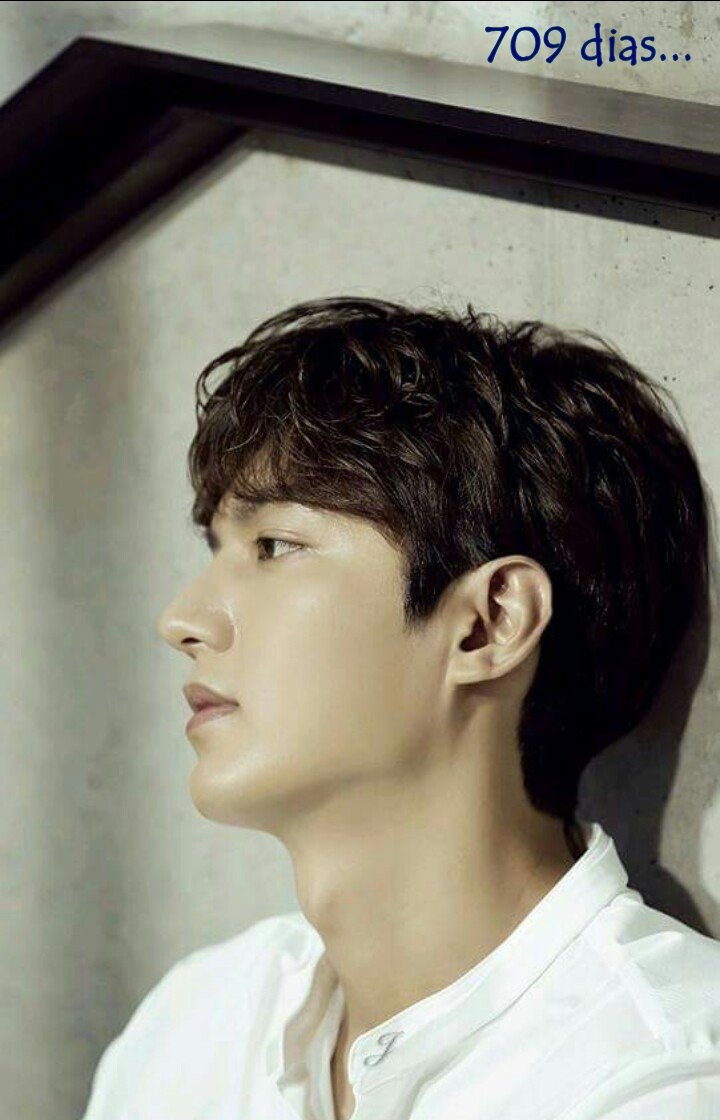 priessabba's tweet photo. Mais um dia que passou #AlwaysWithLeeMinHo https://t.co/x0lbmgdozk