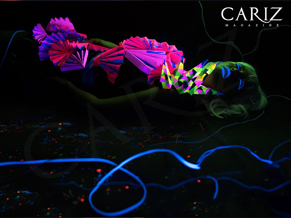 CarizMagazine's tweet photo. Manipulating the Mirage!
https://t.co/KqXfdIxj0r
#cariz #carizmagazine #blackframes #fashionshoot #fashioneditorial #UVlighting #neoncolors https://t.co/ZpDpZgLekF