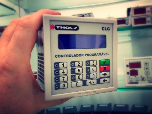 Para quem ainda não conhece, esse é o CLP "queridinho" do mercado. Simples, prático, confiável e barato. Conheça em: digel.com.br/produto/9/clg-…