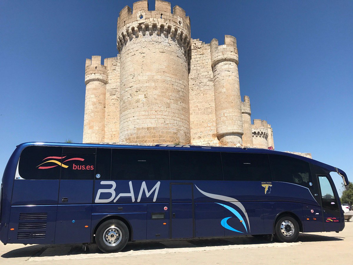 BusbamAutobuses's tweet photo. #BUSBAM Paseando por la cuna del vino #rioja #riberadelduero #ruta #rutadelvino #vino #viñedos #bodega https://t.co/HggPwRBIkt