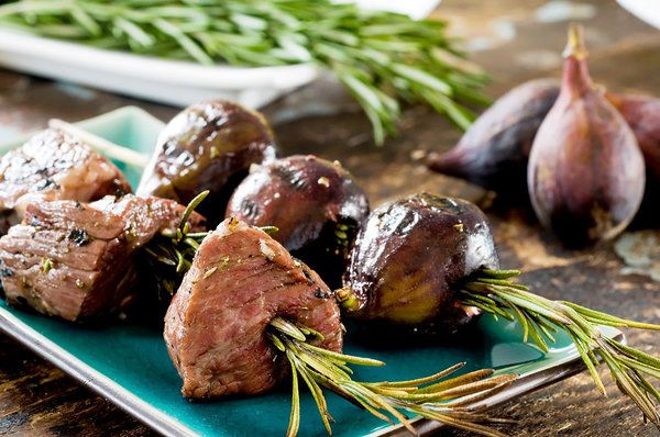 MarketatRF's tweet photo. Did someone say 'Rosemary Skewers'? via @nytimes #lamb #skewers #grilling https://t.co/YvRyhveQrG https://t.co/Tb8cA0QQmP
