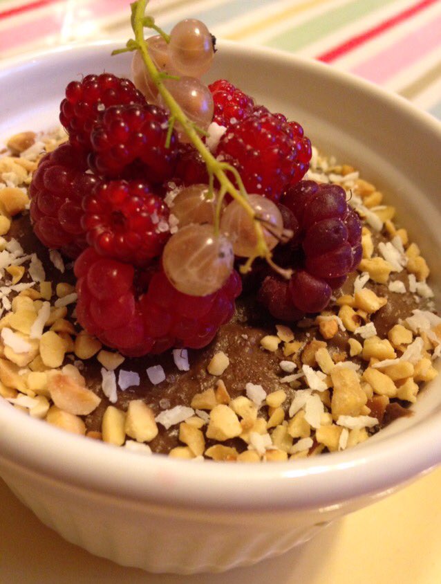 beth12039's tweet photo. Healthy food in disguise. Choc mousse made from cacao, Manuka honey &amp; avocado, topped with nuts &amp; berries. @holland_barrett #supercharge https://t.co/dRmxdCkc1G