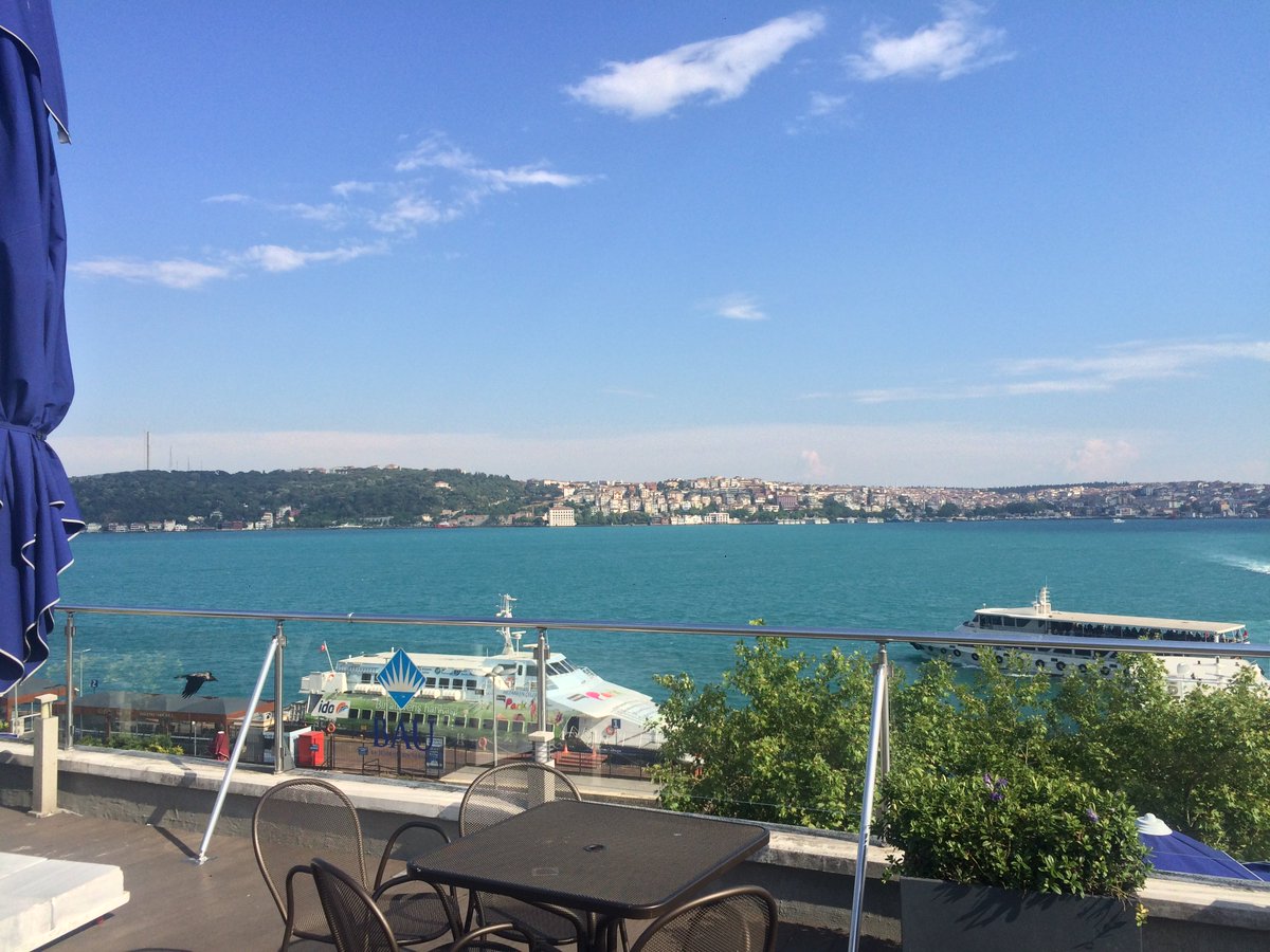 UgurKurs's tweet photo. İstanbul'da bu kadar güzel manzarası ve imkanları olan başka bir üniversite var mı? Acaba? @cenapkus https://t.co/m1TGlqdqLR