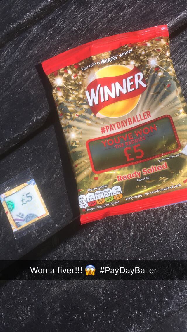 Won a fiver in a bag of <a href="/walkers_crisps/">Walkers Crisps</a> 😱😱😱 I'm just lucky I guess #paydayballer