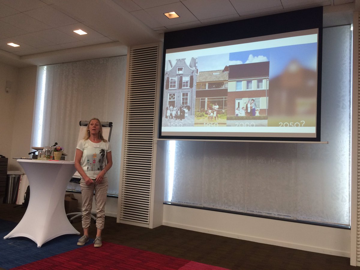 Pitch 7 van <a href="/Woontij1/">Woontij</a> over #tinyhouses op Texel 'tested on Texel!' tijdens bijeenkomst #waardigoudworden