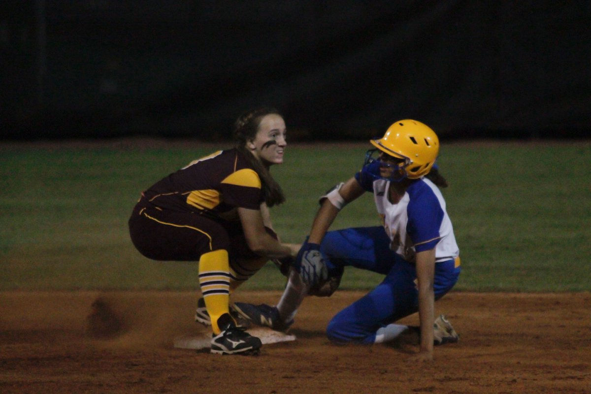 kstrats16's tweet photo. Warren East vs. Barren County Regional Softball Semifinals. East won 11-0 and will play South Warren in the regional championship Thursday. https://t.co/meYIx8KO3q