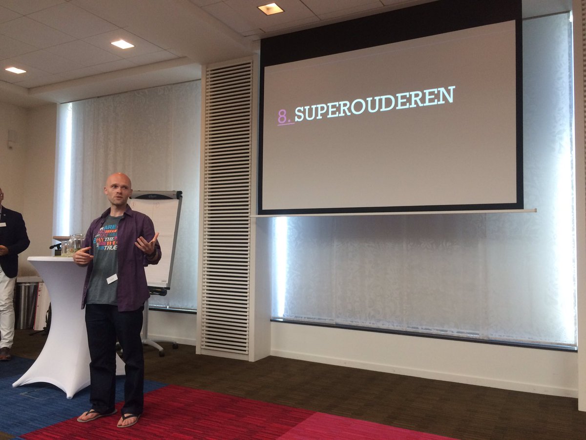 Pitch 8 van <a href="/MennoSiebinga/">Menno Siebinga</a> over #superouderen #bewustzijn #doen #zwitserlevengevoel tijdens bijeenkomst #waardigoudworden