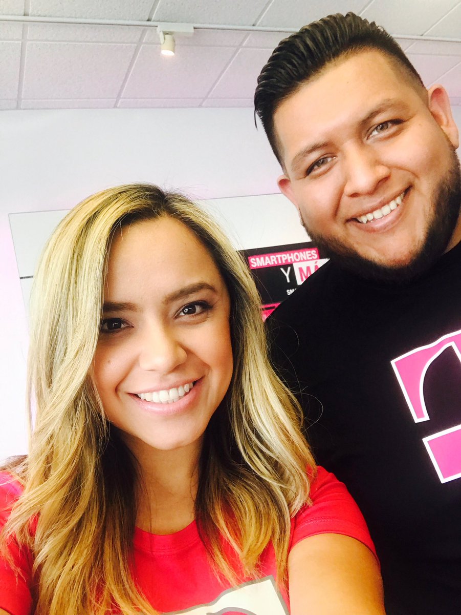 MsMarieDotCom's tweet photo. Always a pleasure to learn from my talented peers!! #leadershipmatters #peertopeer #highvolumepower #howdfwokdoesit https://t.co/XT5PuTnzfb