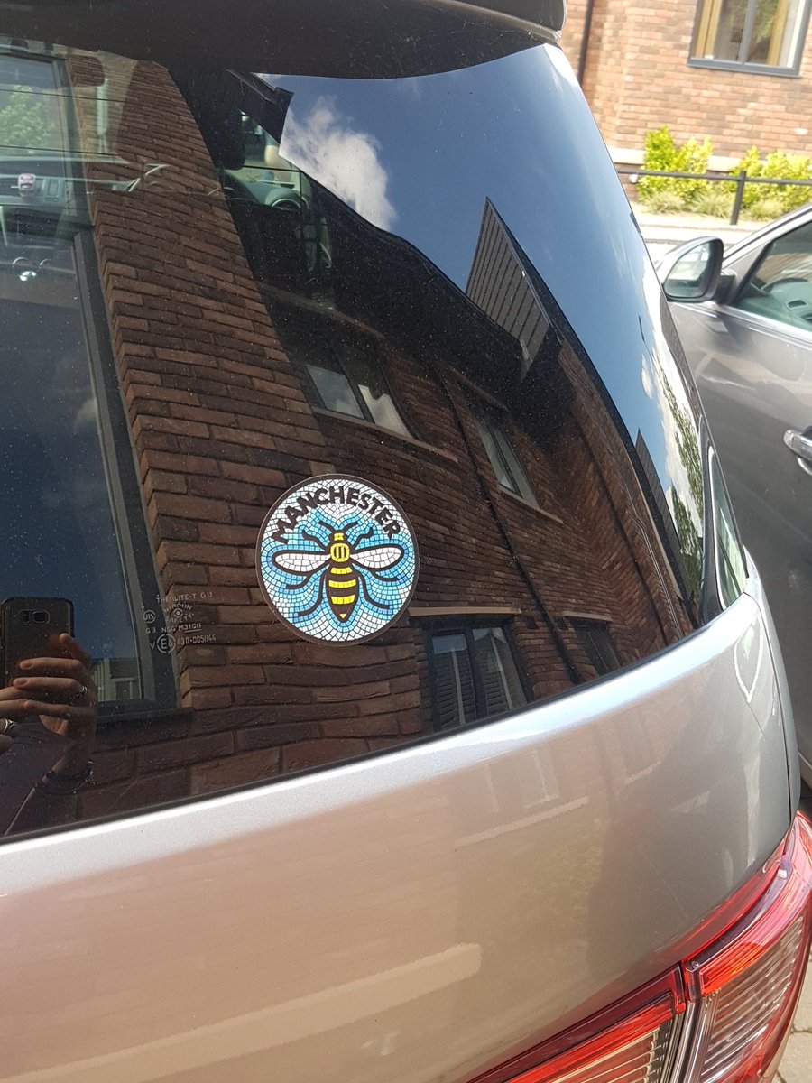 HayleyArchiMum's tweet photo. #manchesterbee @whitefielddist #signagesystems love my window sticker #StandTogether https://t.co/IFh3paUrYT