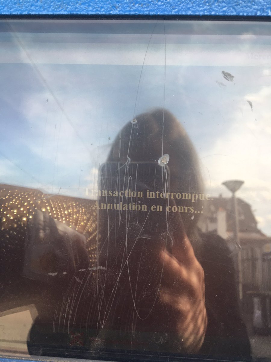JuliaMasha's tweet photo. @TER_Metz_Lux @avtermel impossible de renouveler mon abonnement avec la machine à Woippy. Je fais comment demain ? @SNCF @DupinDavid https://t.co/ZjLOG4vVGn
