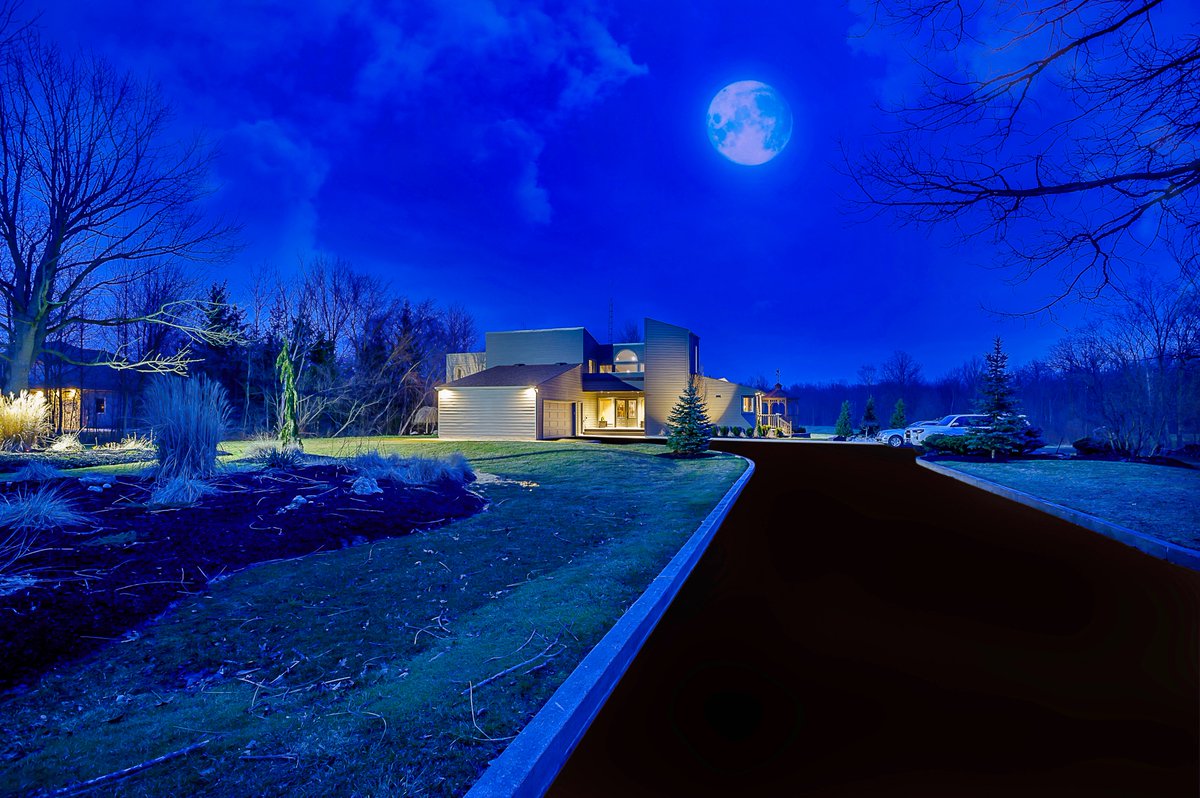 RealEstateNF's tweet photo. #FrankieGrottola #RealEstateNiagara #OpenHouse SUNDAY 2-5pm June 4th, 2017
10638 WILLOUGHBY ROAD, NIAGARA FALLS ON.  $999 900.00 Must See! https://t.co/ahastuEjtR