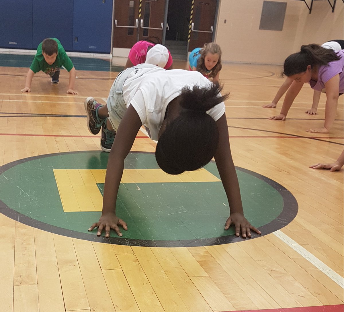 petruniak21's tweet photo. "Crazy Tens " student-led Bootcamp exercises #FinishStrong @GilesBootcamp https://t.co/Ca1RfMF6LH