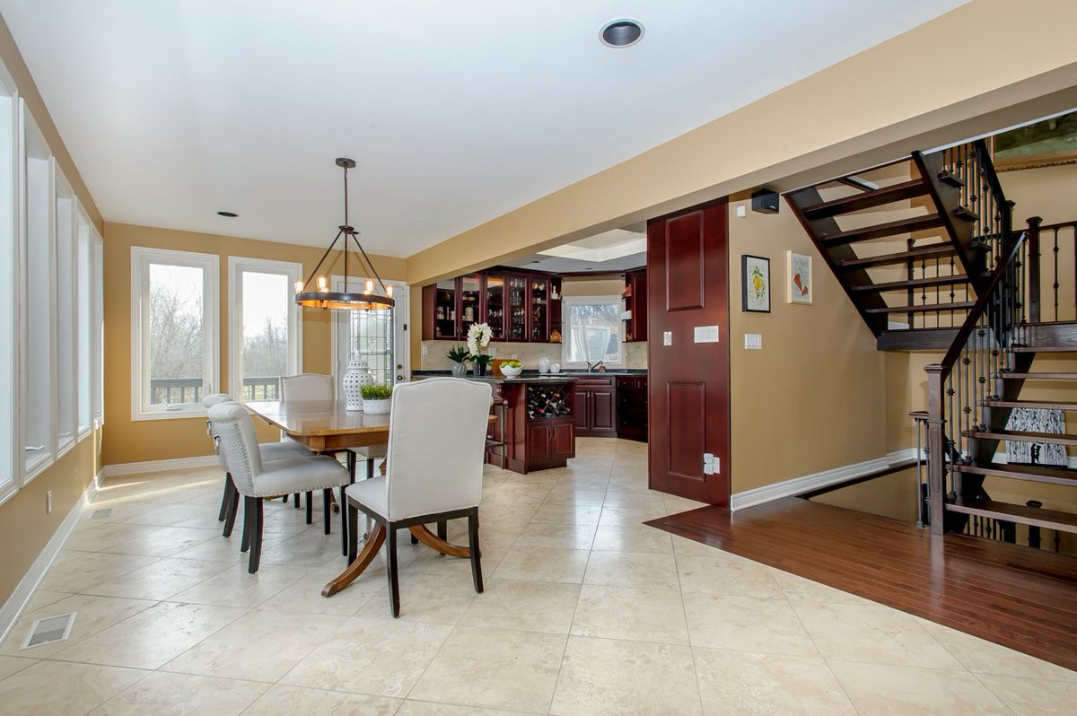 RealEstateNF's tweet photo. #FrankieGrottola #RealEstateNiagara #OpenHouse SUNDAY 2-5pm June 4th, 2017
10638 WILLOUGHBY ROAD, NIAGARA FALLS ON.  $999 900.00 Must See! https://t.co/ahastuEjtR