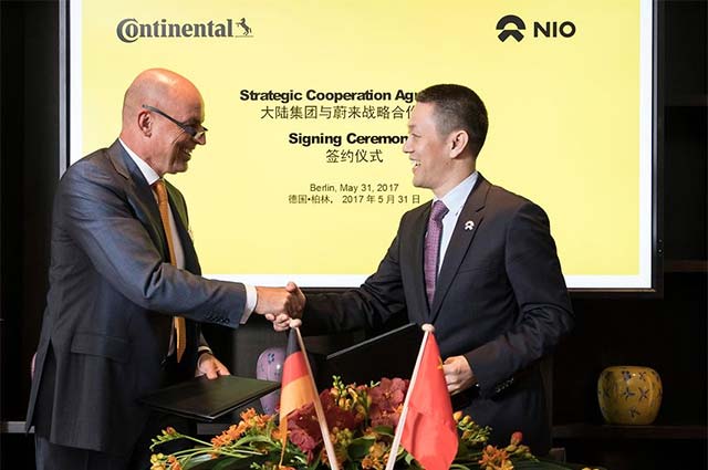 ECarsReport's tweet photo. Continental and NIO Partner On Electric Vehicles https://t.co/HamUpGQMeG https://t.co/obsVr8EgRO
