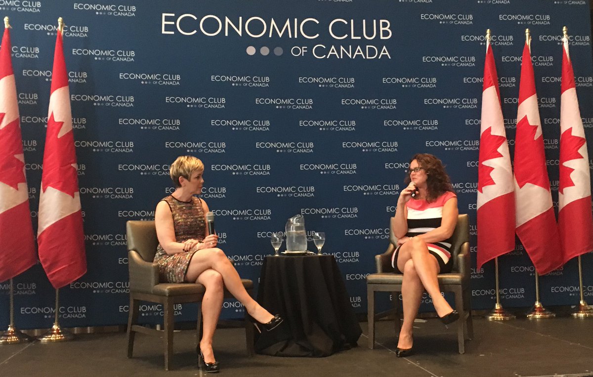 ManulifeNews's tweet photo. We are learning a lot about technology and connecting with customers from our U.S. and Asia divisions says @Manulife's @MarianneMFC #fintech https://t.co/WK6HEyz8Su