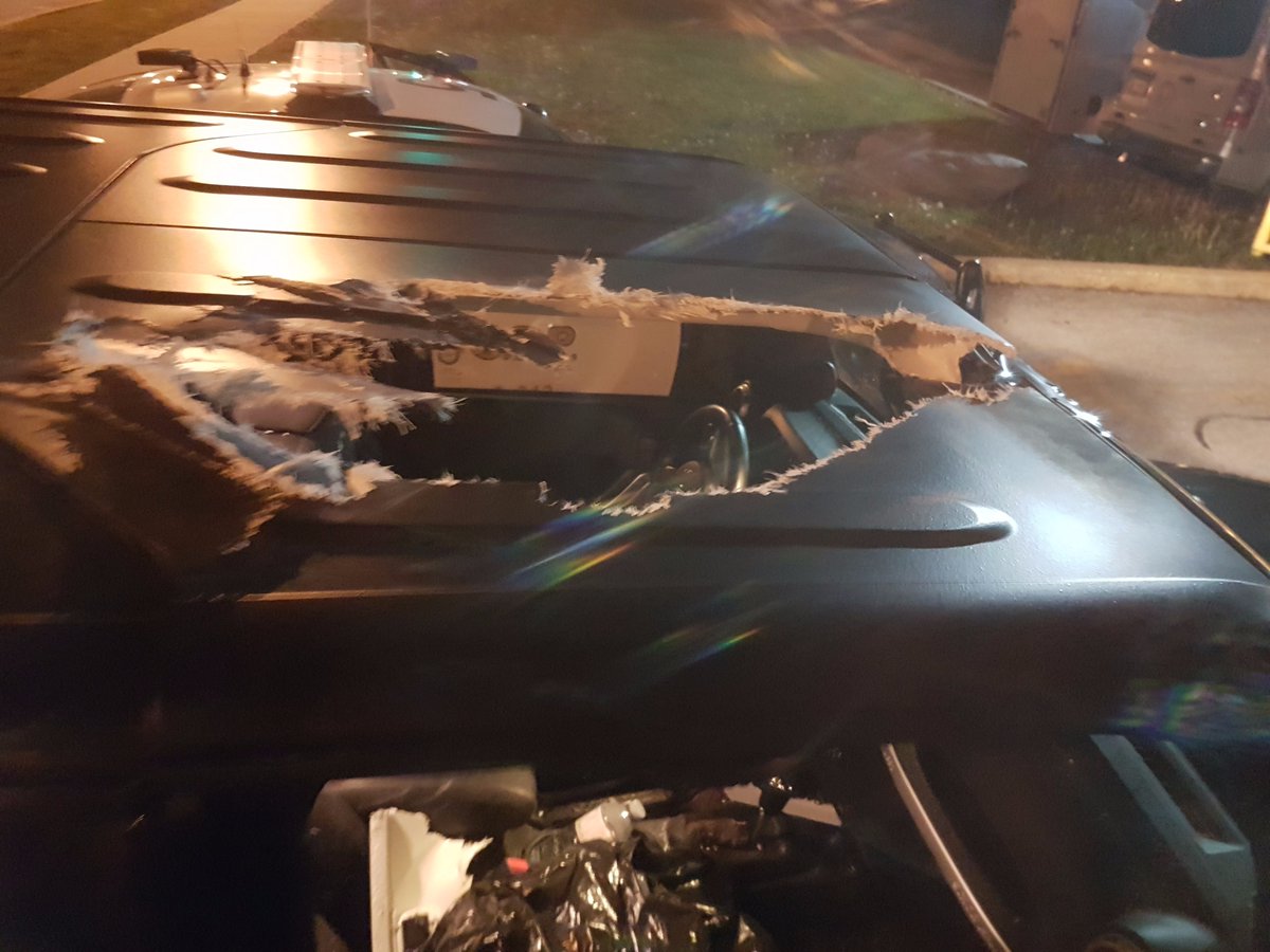 OPP_HSD's tweet image. Looking for witnesses who saw a man throwing cement off of Yonge St/Warden Ave/ Progress Ave onto Hwy 401. This is deadly and needs to stop!