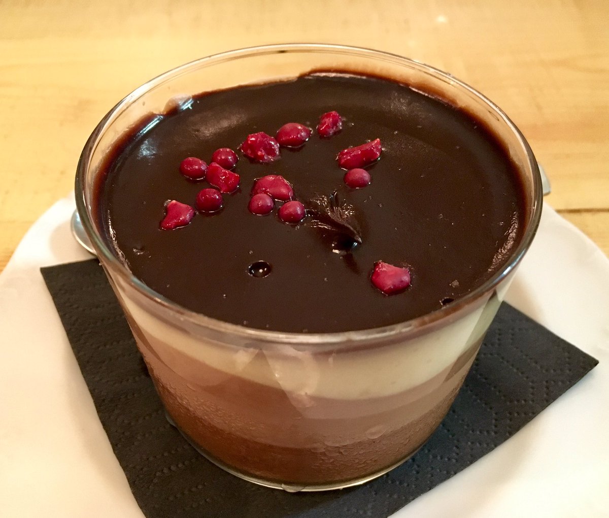 BlogHedonista's tweet photo. Irresistible #postre de #chocolate en #platerets #gracia #barcelona #plateretsbcn https://t.co/aAtVr1TAtA