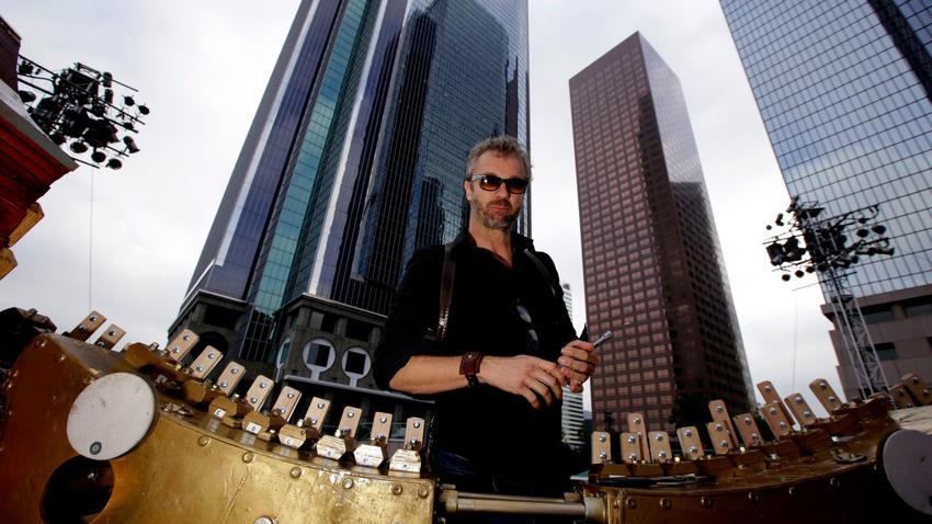 latimes's tweet photo. The Earth Harp turns an L.A. skyscraper into world's longest stringed instrument https://t.co/jwk2gVRqrc https://t.co/yyCGqTnOMl