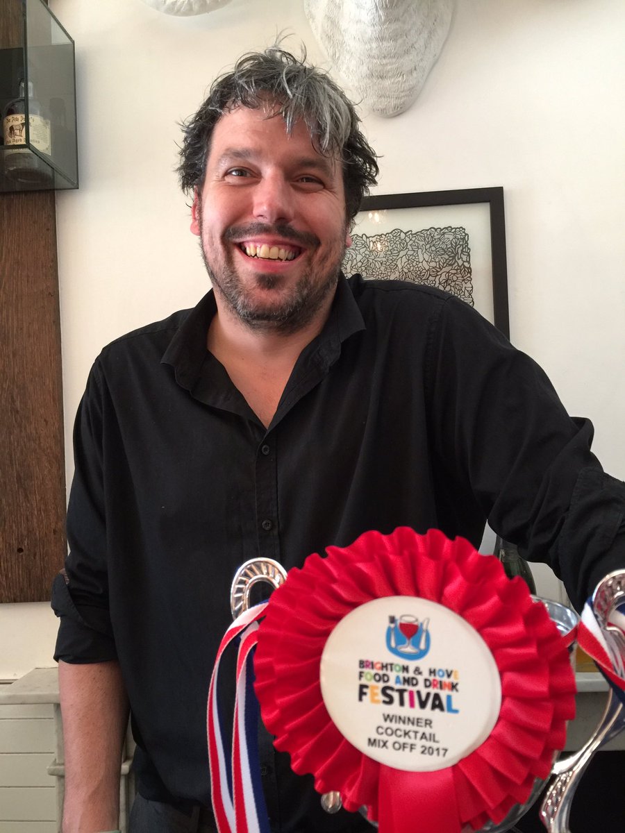 Enjoying top-notch cocktails with winner of the Brighton &amp; Hove Food &amp; Cocktail Mix Off 2017 - the amazing Anton <a href="/HotelUna/">Hotel UNA</a> ❤️ Marvellous!