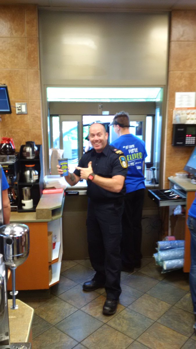 bracebridgefire's tweet photo. Come see FPO Peake &amp; DC Cayley for #CampDay2017! Send a kid to camp &amp; make their summer! #Bracebridge https://t.co/zTSSg5iQ3f