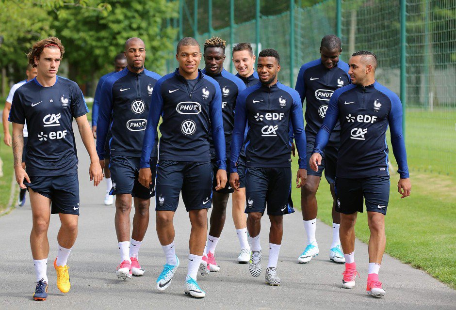 benmendy23's tweet photo. SQUAD GOALS 😍🔥 @equipedefrance https://t.co/PNmBGGQfSG