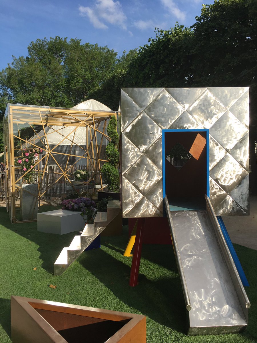 nous sommes prêts à vous accueillir sur le stand H84 pour découvrir #Serre et #Cabane, les 2 œuvres originales de <a href="/guidurost/">guillaume durost</a> <a href="/jardinsjardin/">Jardins, jardin</a>