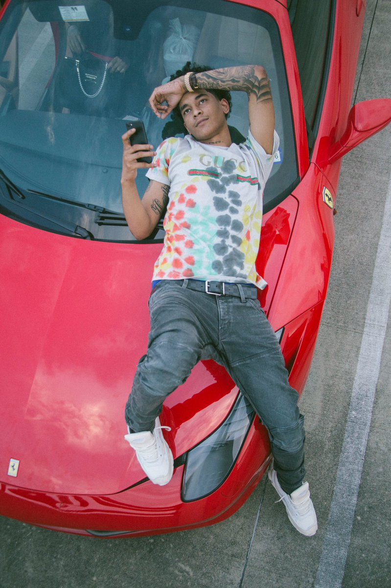 TrillSammyy's tweet photo. Woke up like dis.... https://t.co/Y6wdHAEJLL