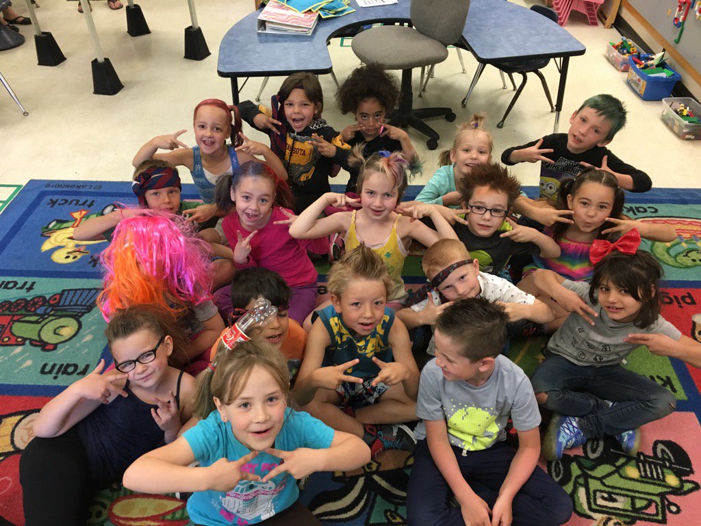mscassidysclass's tweet photo. Crazy hair day. it is fun so fun. By Clara https://t.co/KudfUojcH7
