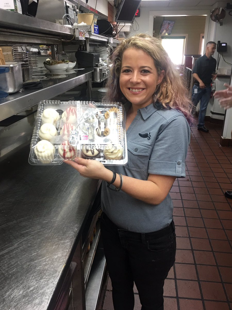 Ashbynum's tweet photo. Happy birthday Abby! We are so blessed to have you on our team! #chilislove #chilishuntsvegas https://t.co/JrAeOv3hiL