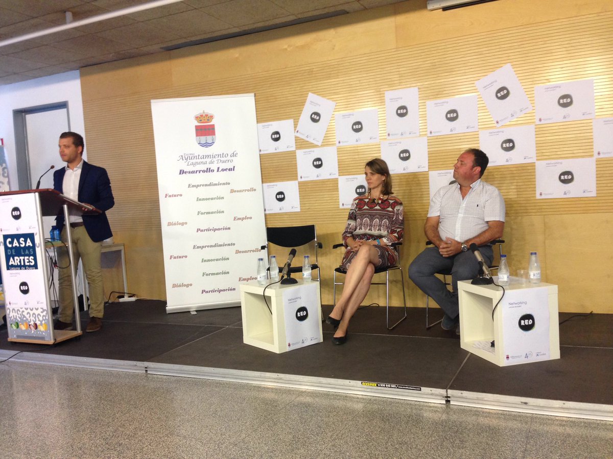 verdelima's tweet photo. Contentos por la gran acogida de #rednetworking en laguna de duero con @angela_demiguel @CVE_ 👏👏👏 https://t.co/wCfXvwMTpg
