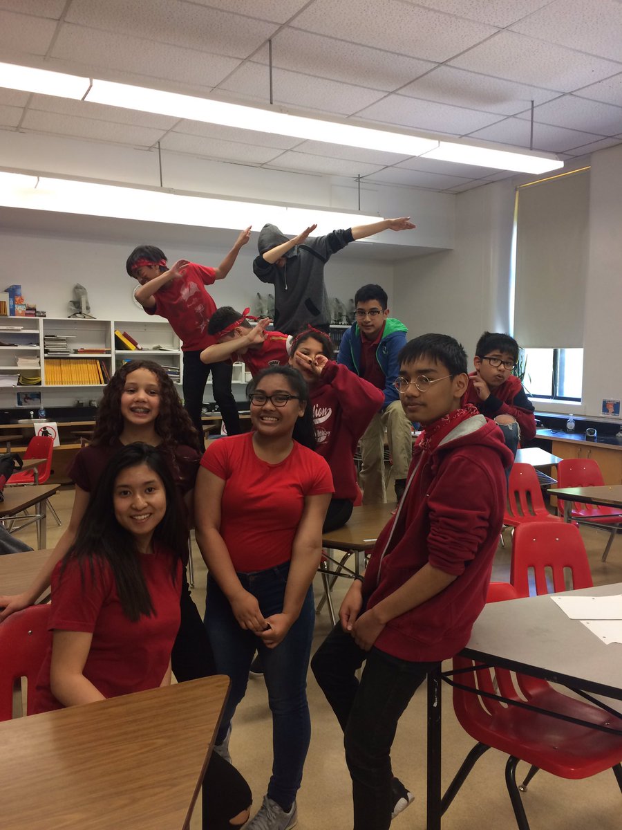 robyn_eidse's tweet photo. Red team ready for the Riot #isaacbrockschool #SchoolSpirit #redteamrules https://t.co/LkudV7wZtB
