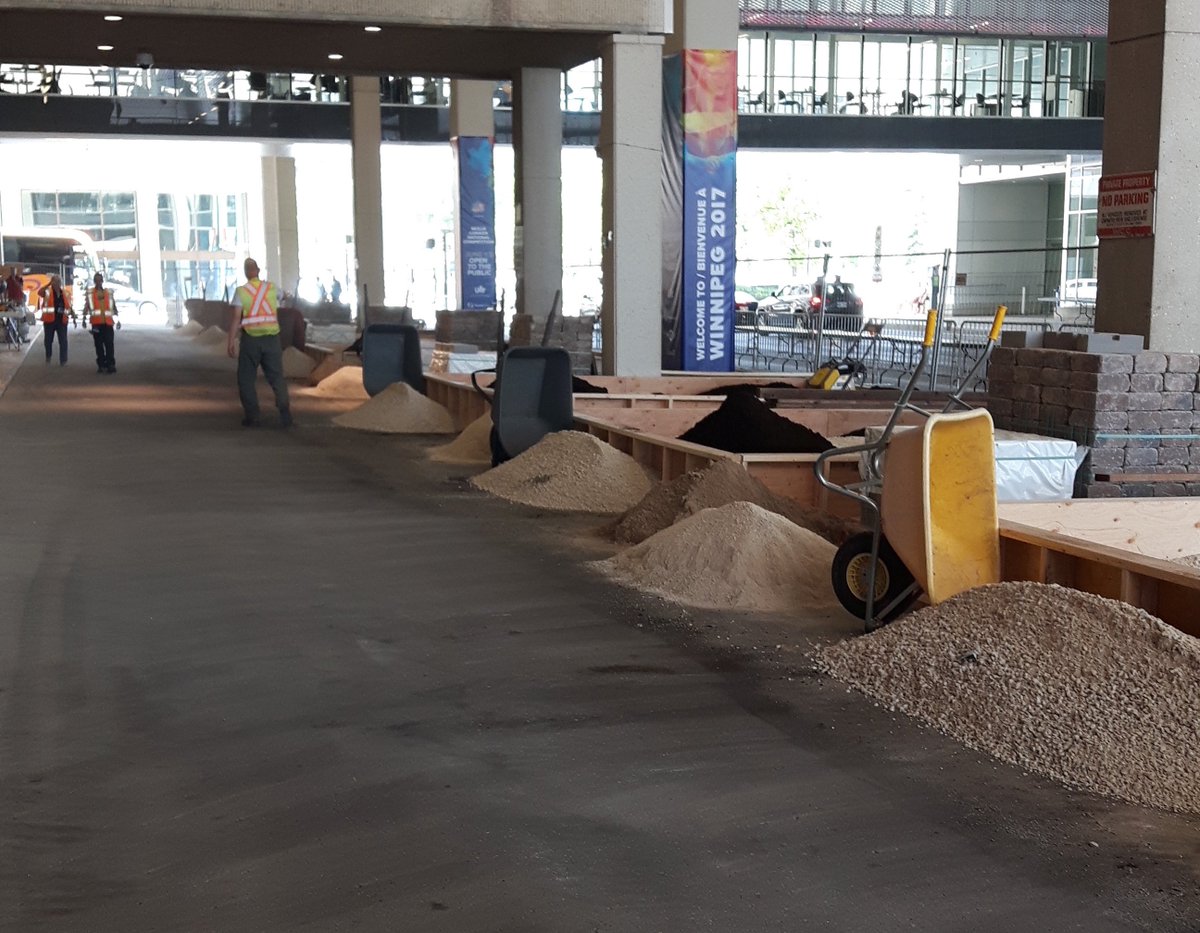 Set-up is going well for the Landscape Gardening competition at #SCNC2017! Thank you NTC <a href="/CNLA_Stacey/">Stacey</a>