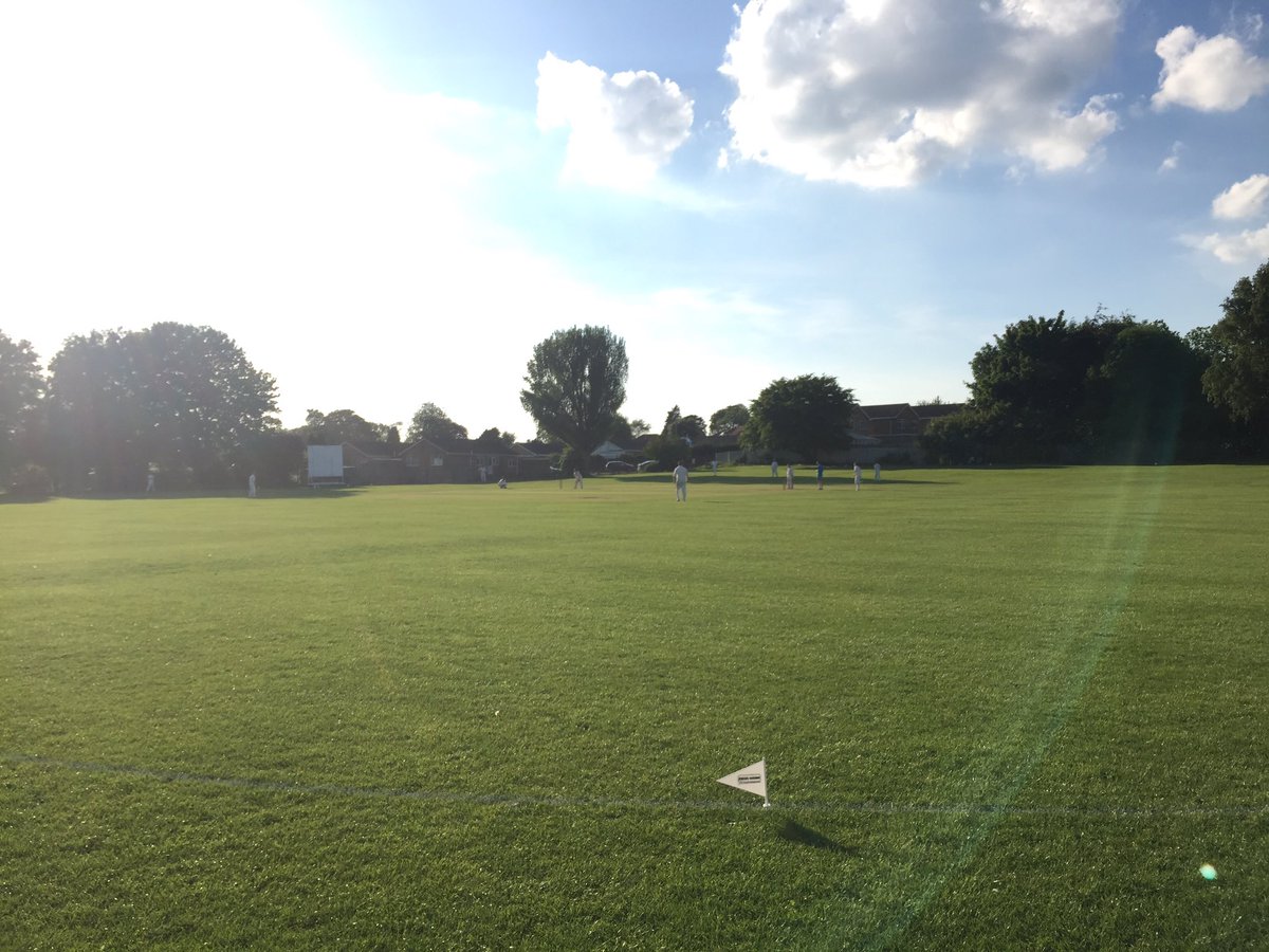 ReephamCC's tweet photo. Lads in midweek action at Cherry this evening #MidweekCricket https://t.co/D49nyfhuSd