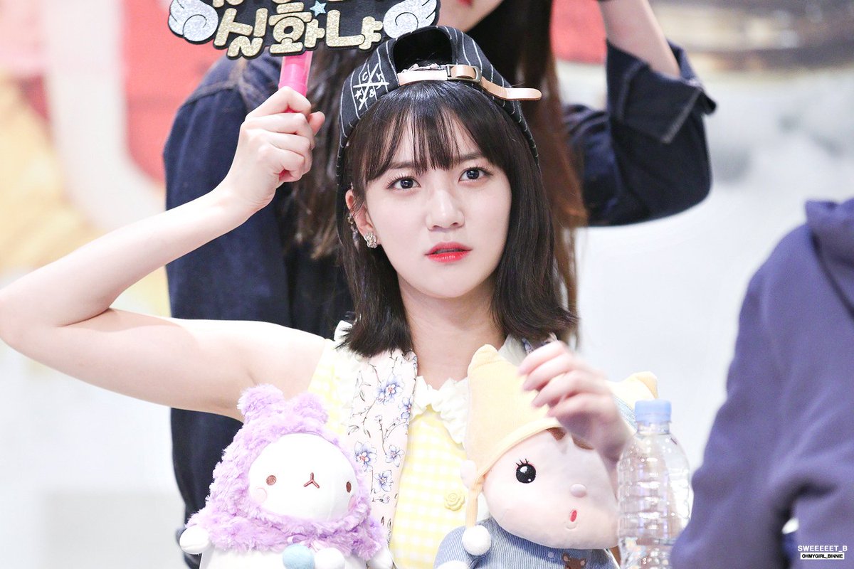 dailyubin's tweet photo. 170528 ♡ https://t.co/VcKN8WzkB8