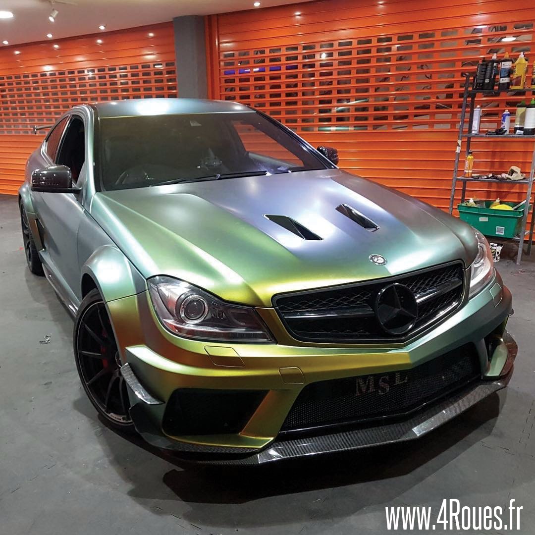 4roues_fr's tweet photo. Cette couleur ! C 6.3 AMG Black Séries ! #4roues #4rouesfr #supercars #caroftheday #cars #amazing #sport #mercedes #C63 #amg #blackseries https://t.co/excc1MMTEZ