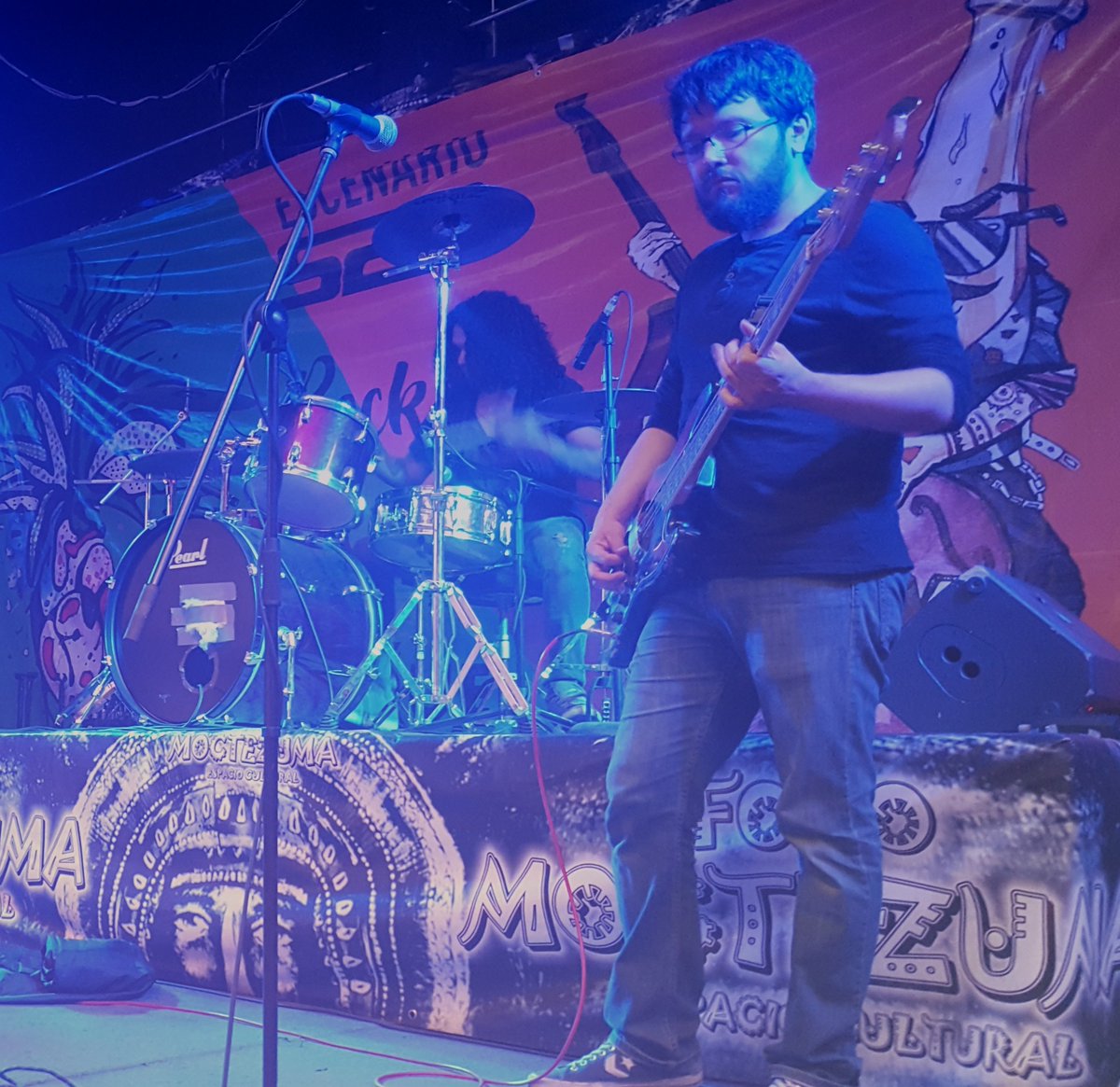 HuitzilinMusic's tweet photo. Char-lee y Tona, Batería y bajo, la base solida de @HuitzilinMusic #RockAlternativo https://t.co/uQNSPd9odh