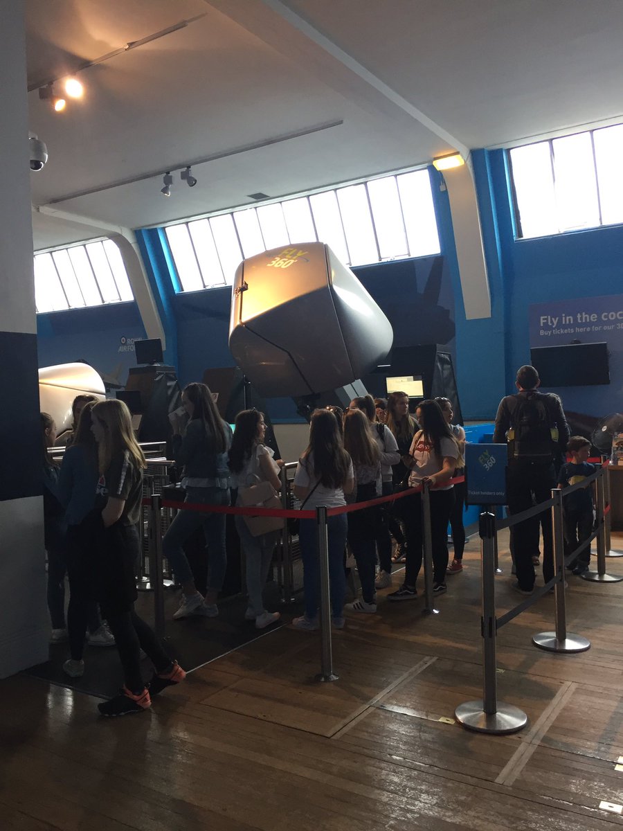 StJOHS's tweet photo. Loads of fun at the Science Centre #timpeake #sciencemuseum #stjohs #stjohssci https://t.co/yBki1yDTc1